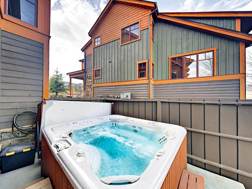 County Townhome 50 Townhouse - image 5