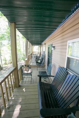 Happy Hollow Cabin - image 10
