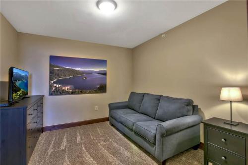 Conifer Chalet - main image
