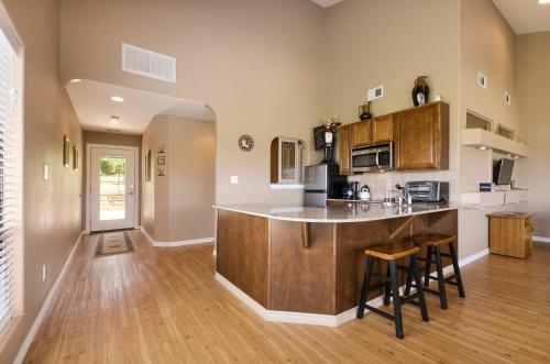 Shiraz Haus on Lake Travis - image 7