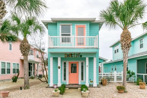 Vibrant House- Village Walk - image 9
