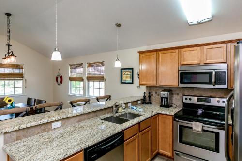 Above And Beyond In Port Aransas Home - image 3