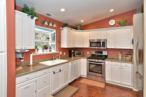 839 Paloma Avenue Home - image 8