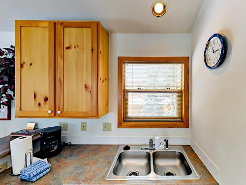 Snake River Village #20 Townhouse - image 6