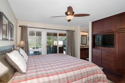 Hemingway House- Hilltop Heaven - image 8