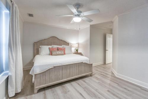 Destin Harbor Waterfront Gem Townhouse - image 2