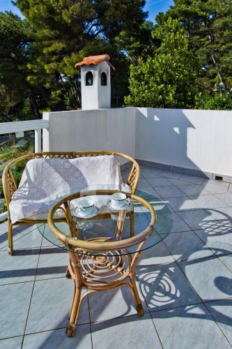 One Bedroom Apartment with Terrace and Sea View image 10