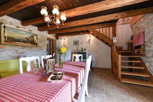 Romantic pet friendly house Orhideja