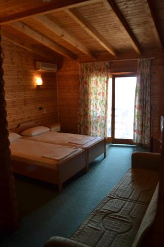 Hotel Adriatik 2 – Durres, AL