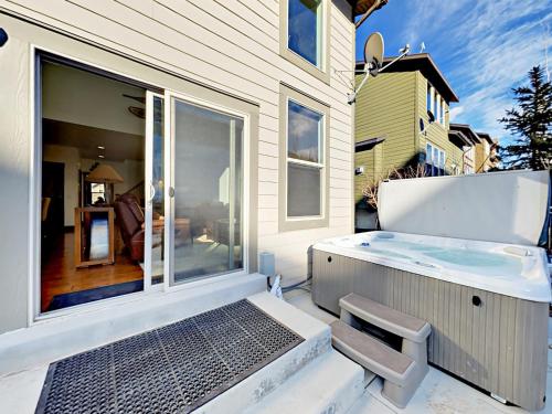 13285 Alexis Drive Townhouse - image 9