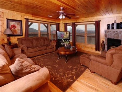 Party Hut Cabin - main image