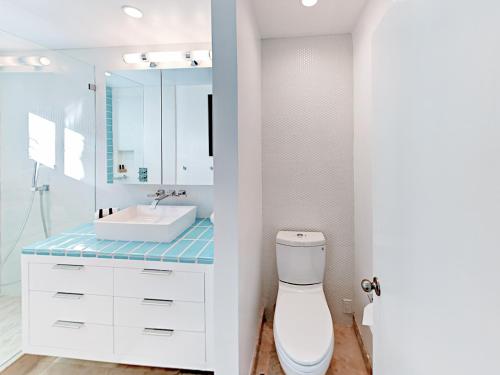 Palm Springs Condo Unit 7 - image 3