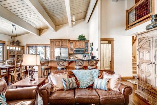 2315 Apres Ski Way #120 Condo - image 6