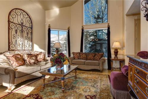 8865 Sackett Drive Home - image 9