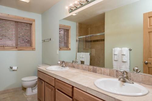 North Lake House 5295 Home - image 6