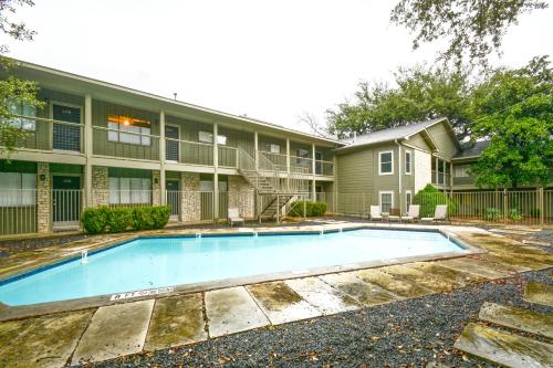 Austin Condo in Hip Travis Heights - image 5