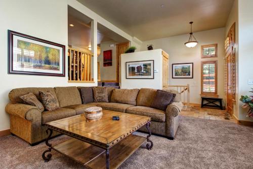 5541 Slalom Way Townhome Townhouse - image 8