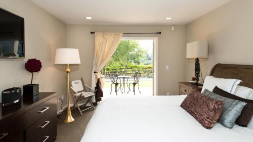 Sonoma Valley Vineyard Estate - image 12