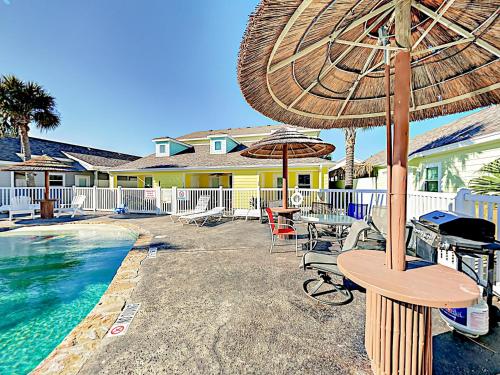 Sail Away Coastal Port Aransas Condo - image 5