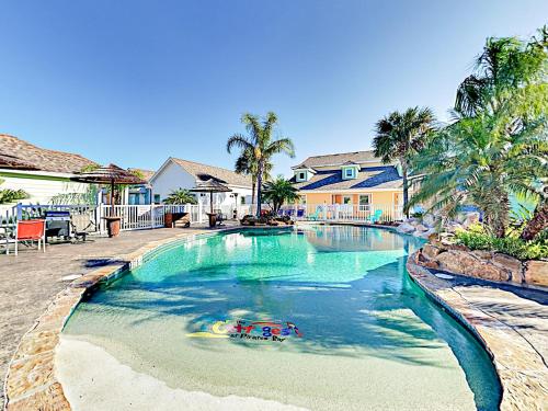Sail Away Coastal Port Aransas Condo - image 9