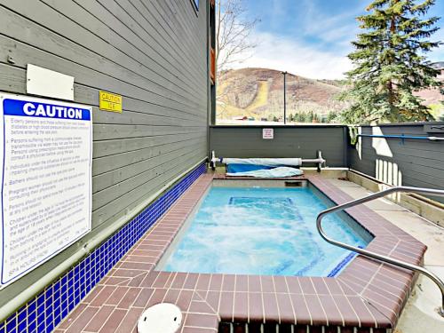 Woodside Apartment 1491 - image 2