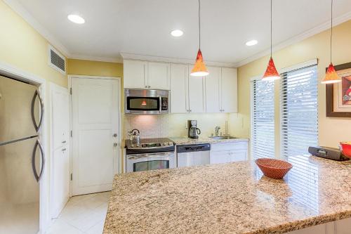 1-Bedroom Condo Near Trails - image 6