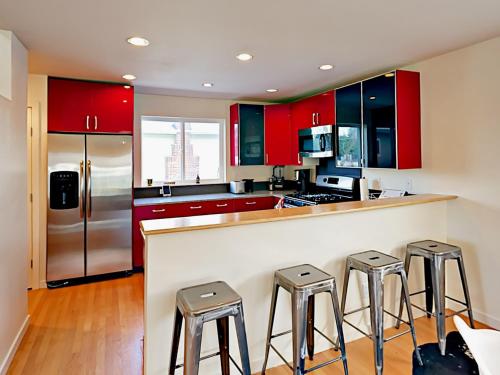 The Seattle House - Urban Retreat - image 5