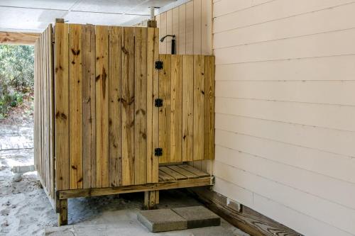 813 Cabana Beach House - main image