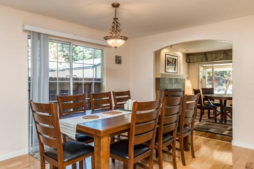 Timeless Tahoe House California Cabin - image 5