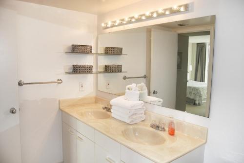 North Hampton 1105 Condo - image 8