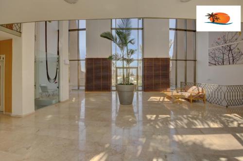 Entrance, Sea View Apartments With Pool in Caesarea