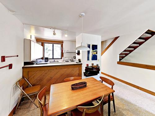 3104 Aspen Grove Rd Condo - image 4