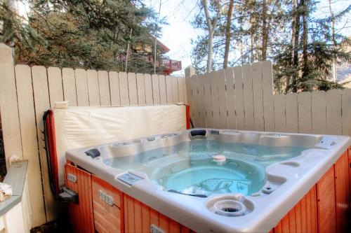 1717 Geneva Drive W Townhouse in Vail, USA