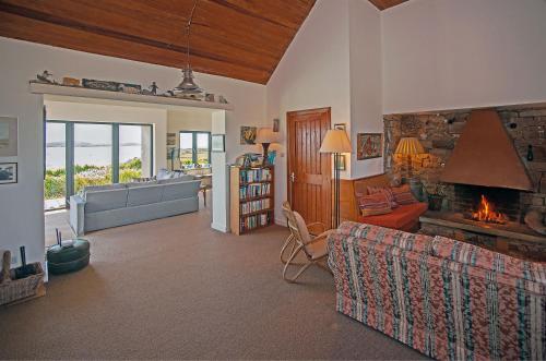 Cottage 215 - Claddaghduff - image 6