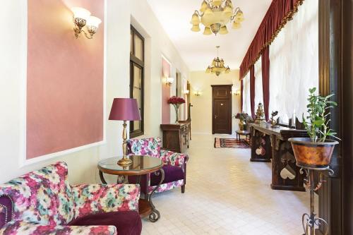 Hotel Regal 1880 - Boutique Hotel Parcul Central  in Sinaja