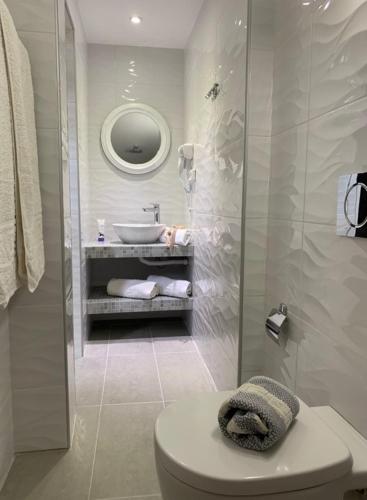 Philoxenia Hotel & Studios – Perissa, UT