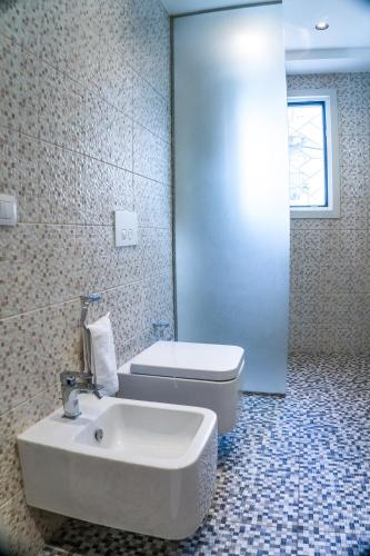 Venere Tirana Suite Deluxe, Тирана (фото 9)