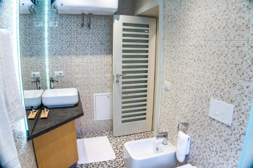 Venere Tirana Suite Deluxe, Тирана (фото 10)