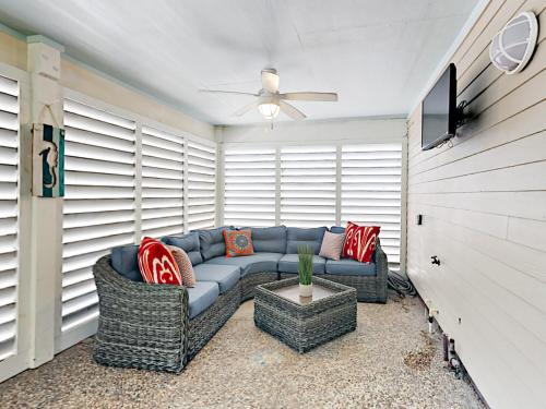 2611 Avenue Q Cottage - image 5