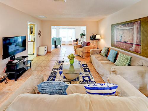 5019 Pelican Blvd Home - image 5