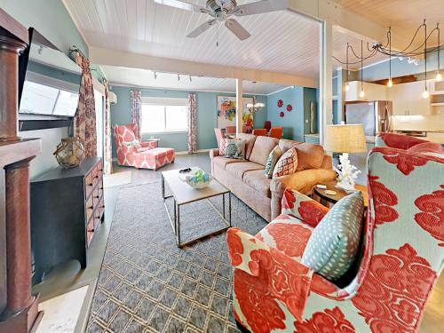 2611 Avenue Q Cottage - image 3