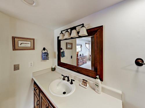 1432 Deer Valley Drive North Townhome Townhouse - image 7