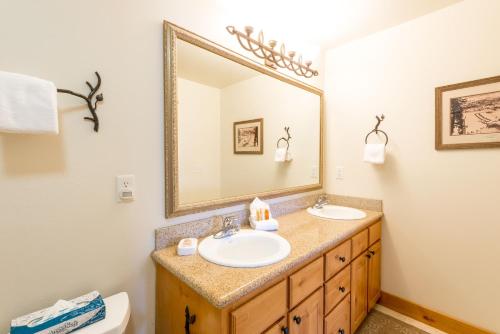 2740 Eagle Ridge Drive Condo - image 7