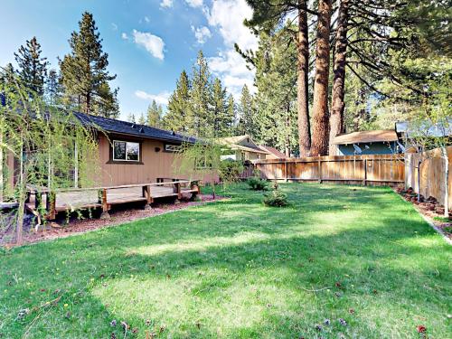 2572 Elwood Ave Home - image 9