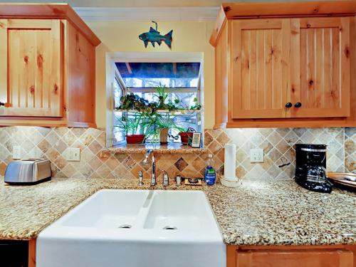 1805 Chibcha St Cabin - image 9