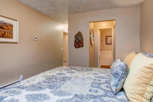 3661 North Navajo Trail Townhouse Unit 69 - image 5