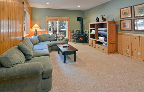 14394 Tyrol Rd Condo - image 9