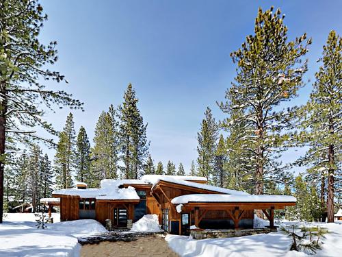 11090 Henness Road Home - image 4