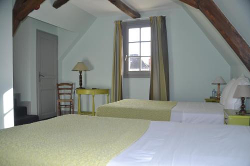 Double or Twin Room with Air Conditioning