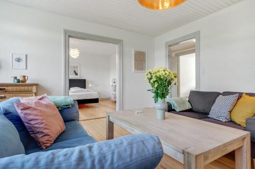  Hotel apartment with a lake view - 2 room apartment in Kruså